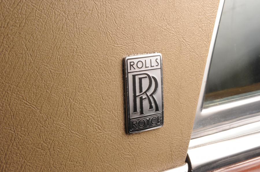  Rolls-Royce Silver Wraith II Saloon 1977 года  (фото 3 из 11)